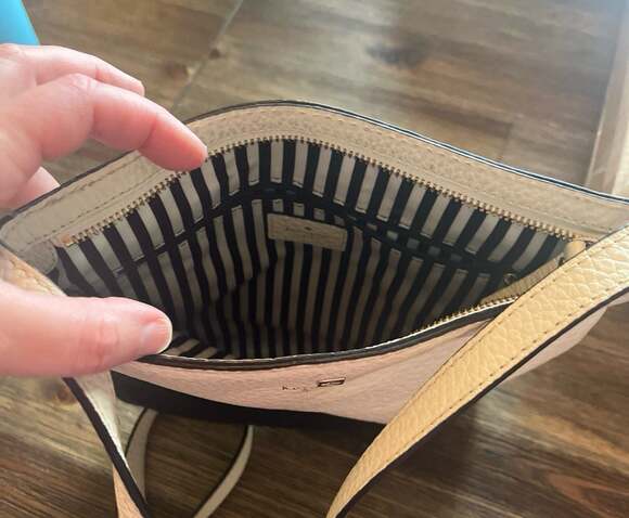 Kate Spade ♠️ Crossbody Black and Ivory Pebbled Leather adjustable strap - Picture 5 of 6